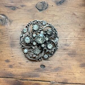✨Vintage✨ Cora/Cara Rhinestone Brooch